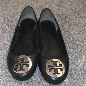 Tory Burch reva flats with silver symbol